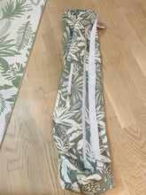 Carica l'immagine nel visualizzatore di Gallery, Completo Tappetino e borsa porta tappetino Foliage Verde